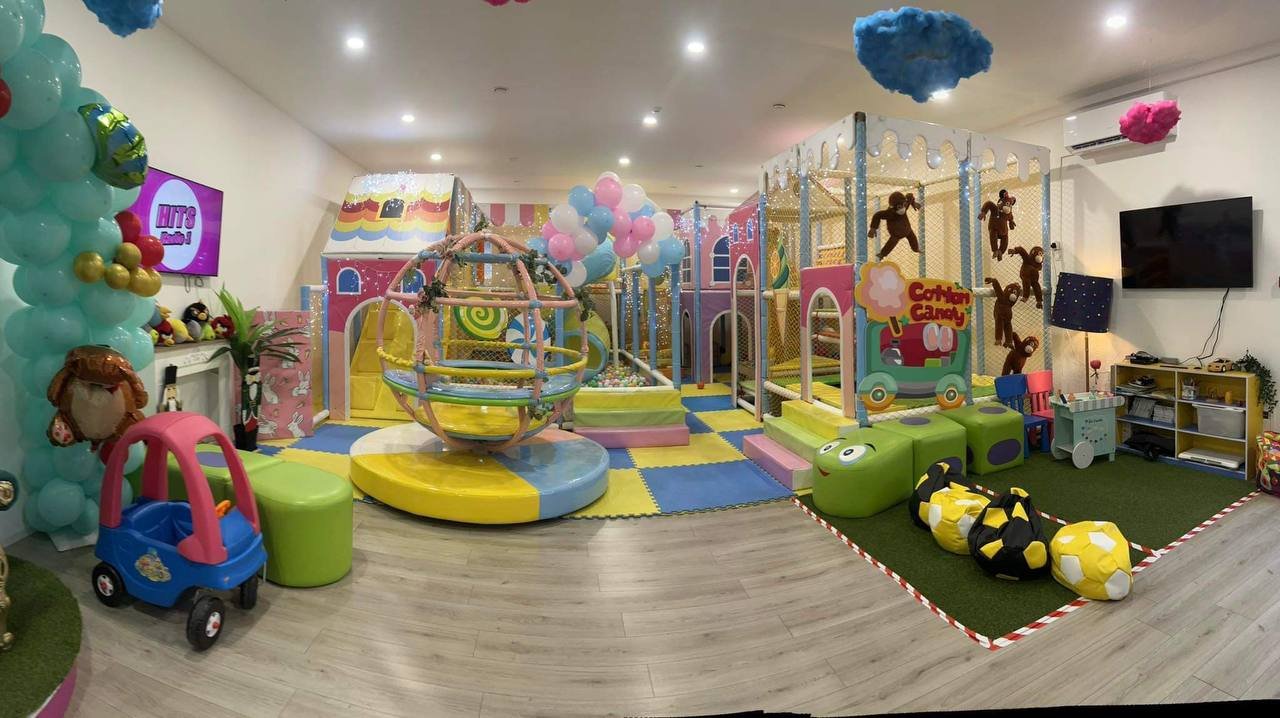 Žaidimų Kambarys Su Rutuliu